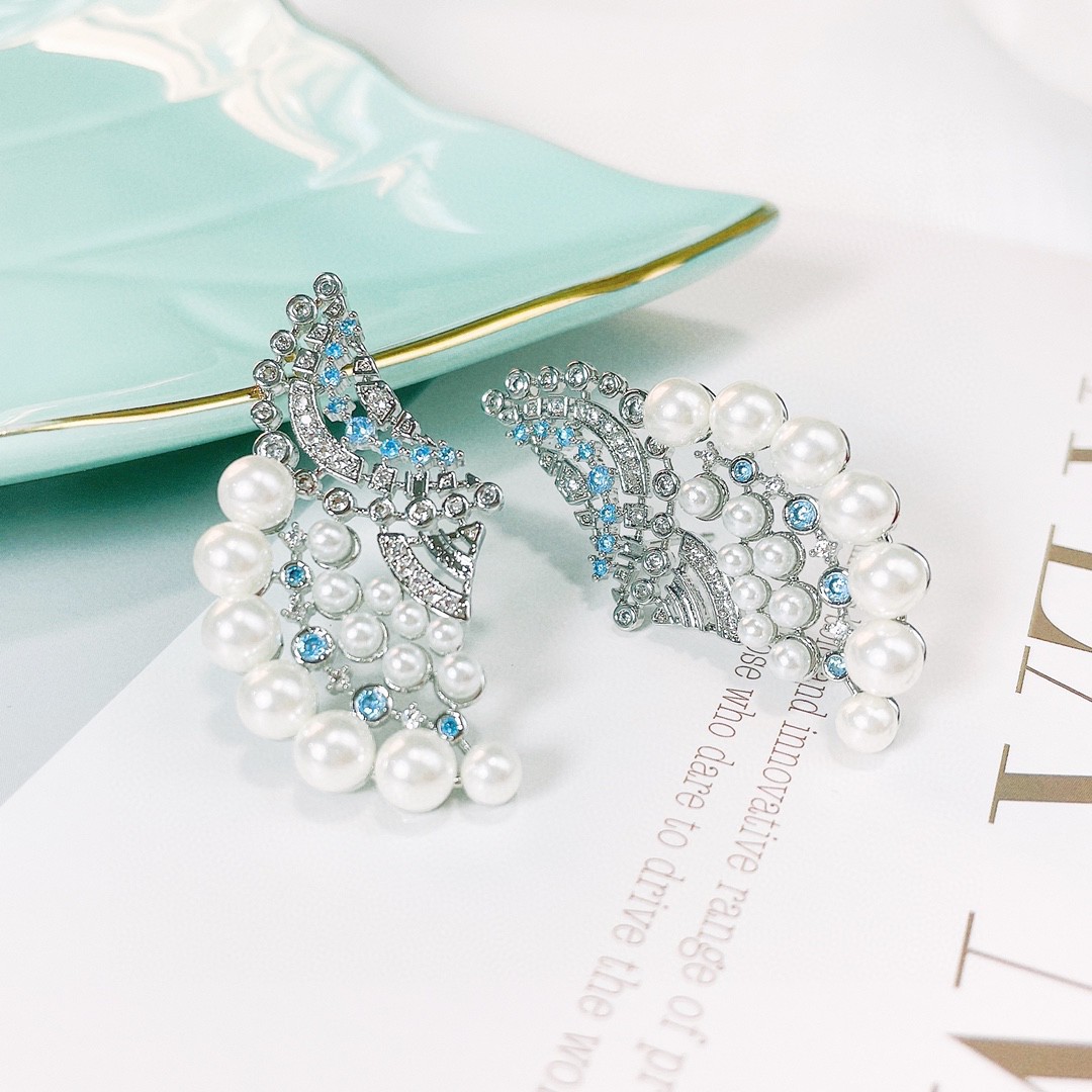 Micro-Set Zircon Scalloped Elegant Pearl Earrings