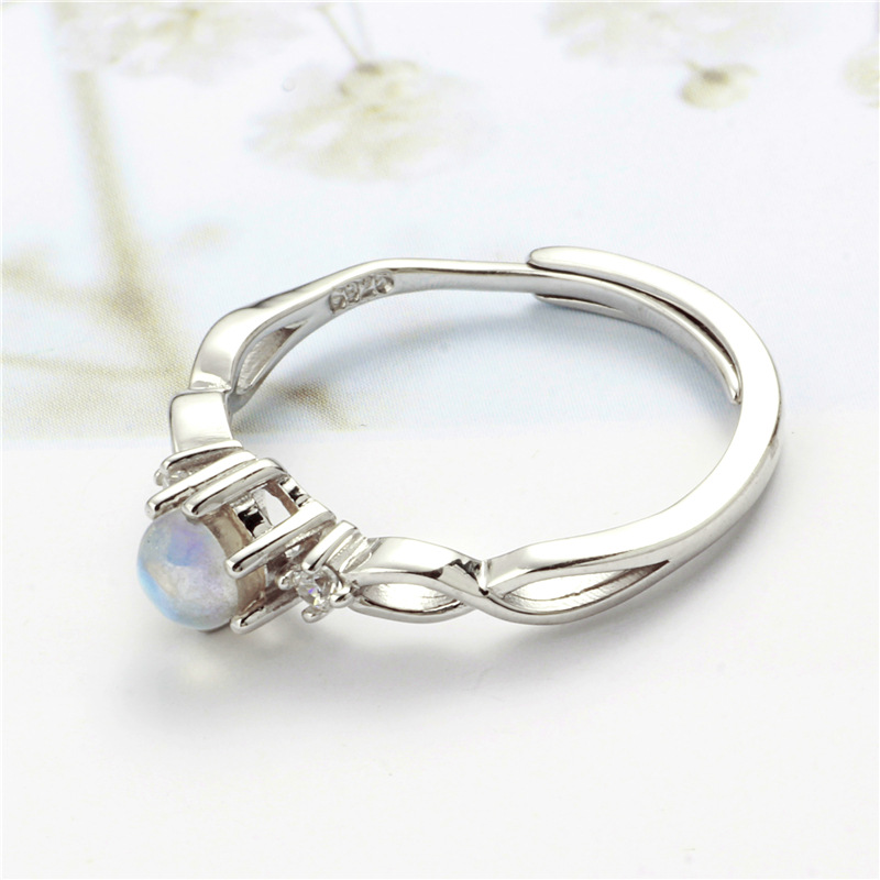 Gradient High Brightness Moonstone Ring