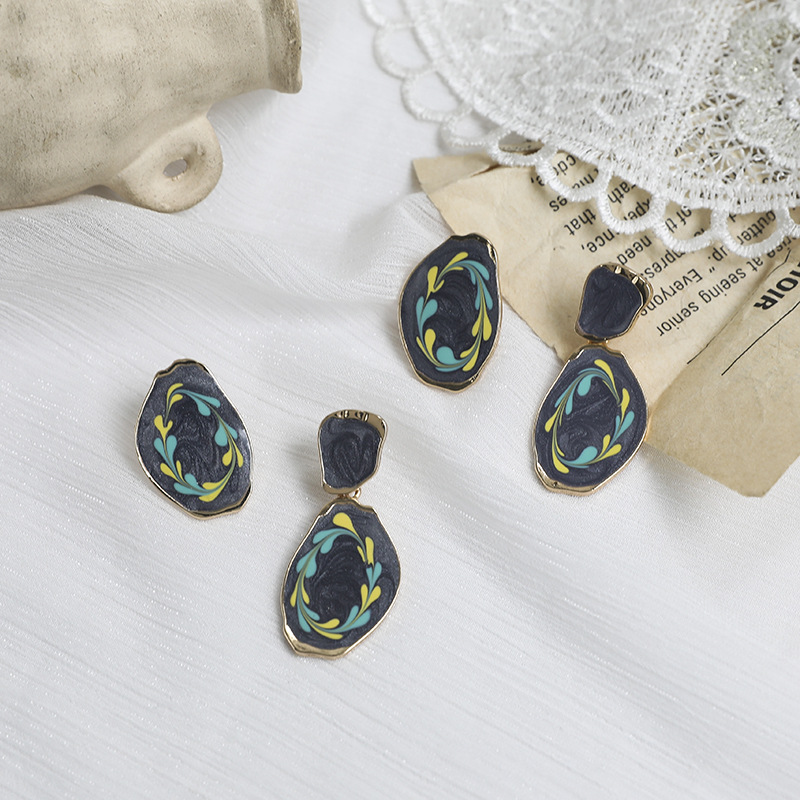 Oil Painting Studs Asymmetric Female Studs