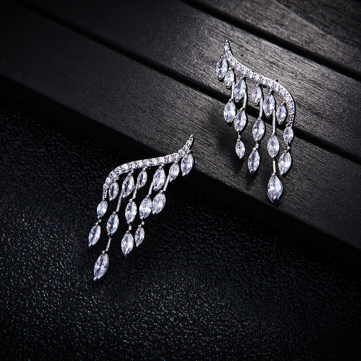 Micro-inlaid Zircon Exquisite Tassel Temperament Female Stud Earrings