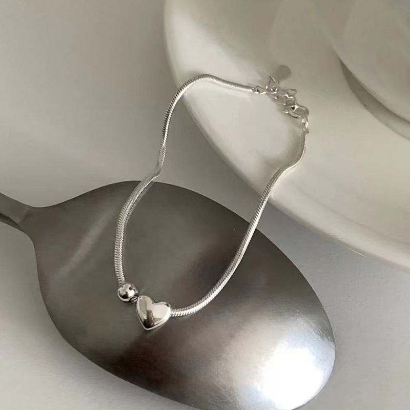 Pure Silver Minimalist Heart-shaped Bracelet For Women