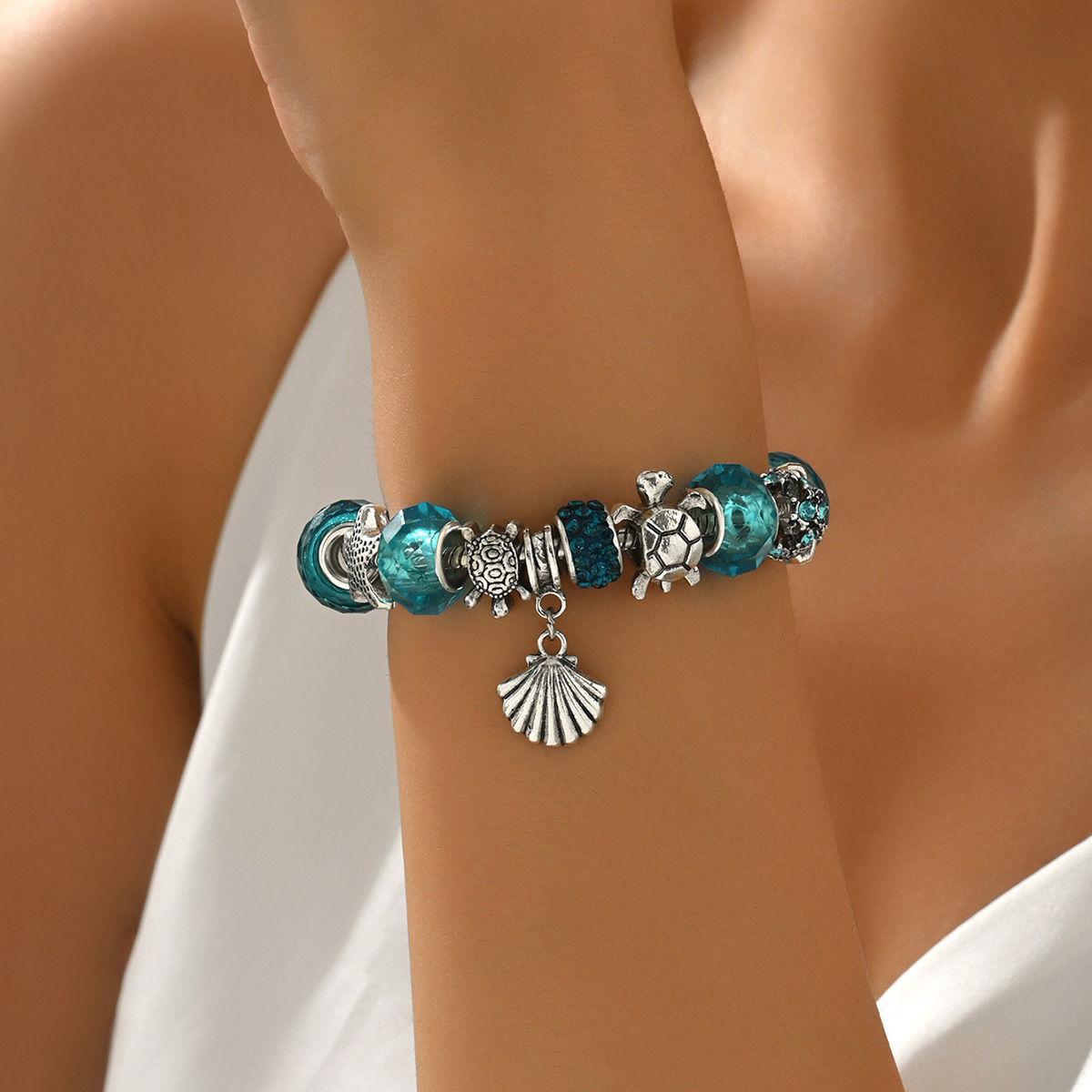 Bestseller Cross-border European American Women Bracelet, Inlaid Blue Crystal Design, Versatile Daily Wrist Je