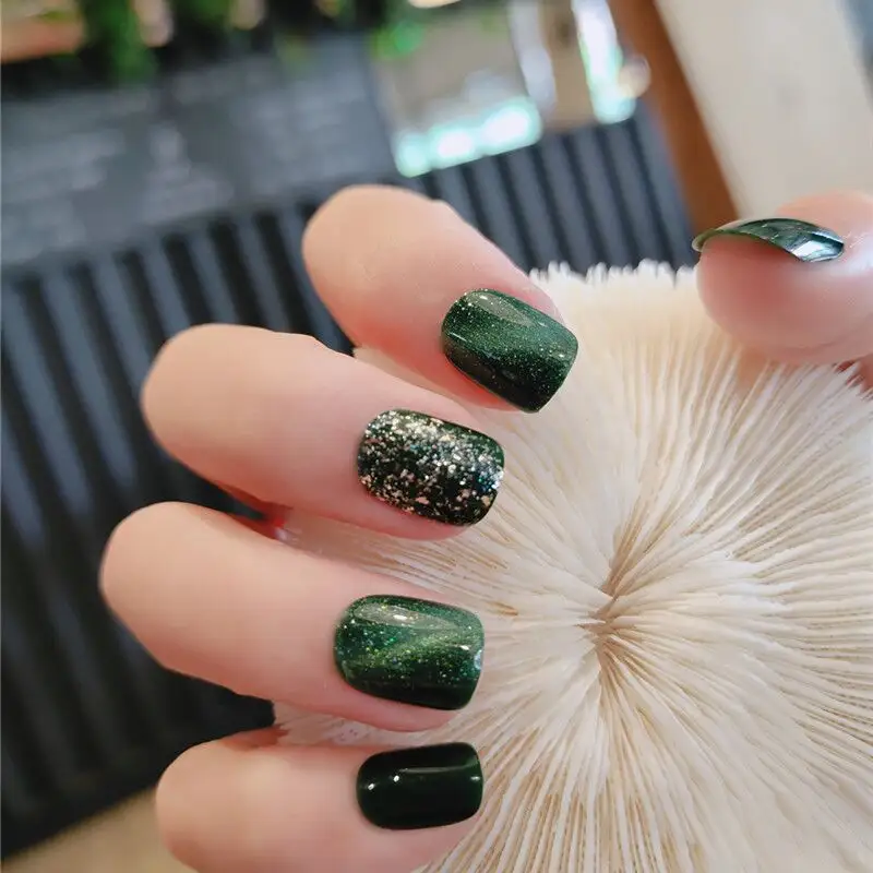 Fashionable Detachable Nail Piece Emerald Flashing Diamond
