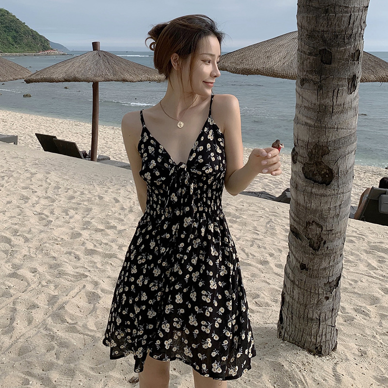 Small Chrysanthemum Chest Hollow And Knotted Waist Sling Big Swing Dress