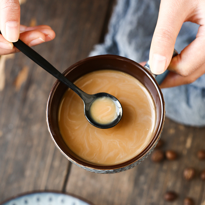 Title 1, Vintage Latte Tasse aus Keramik mit Relief und ...