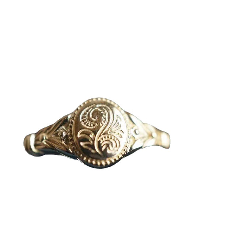 Title 2, 925 Plated Retro Fashion Carved Ring A stylish...