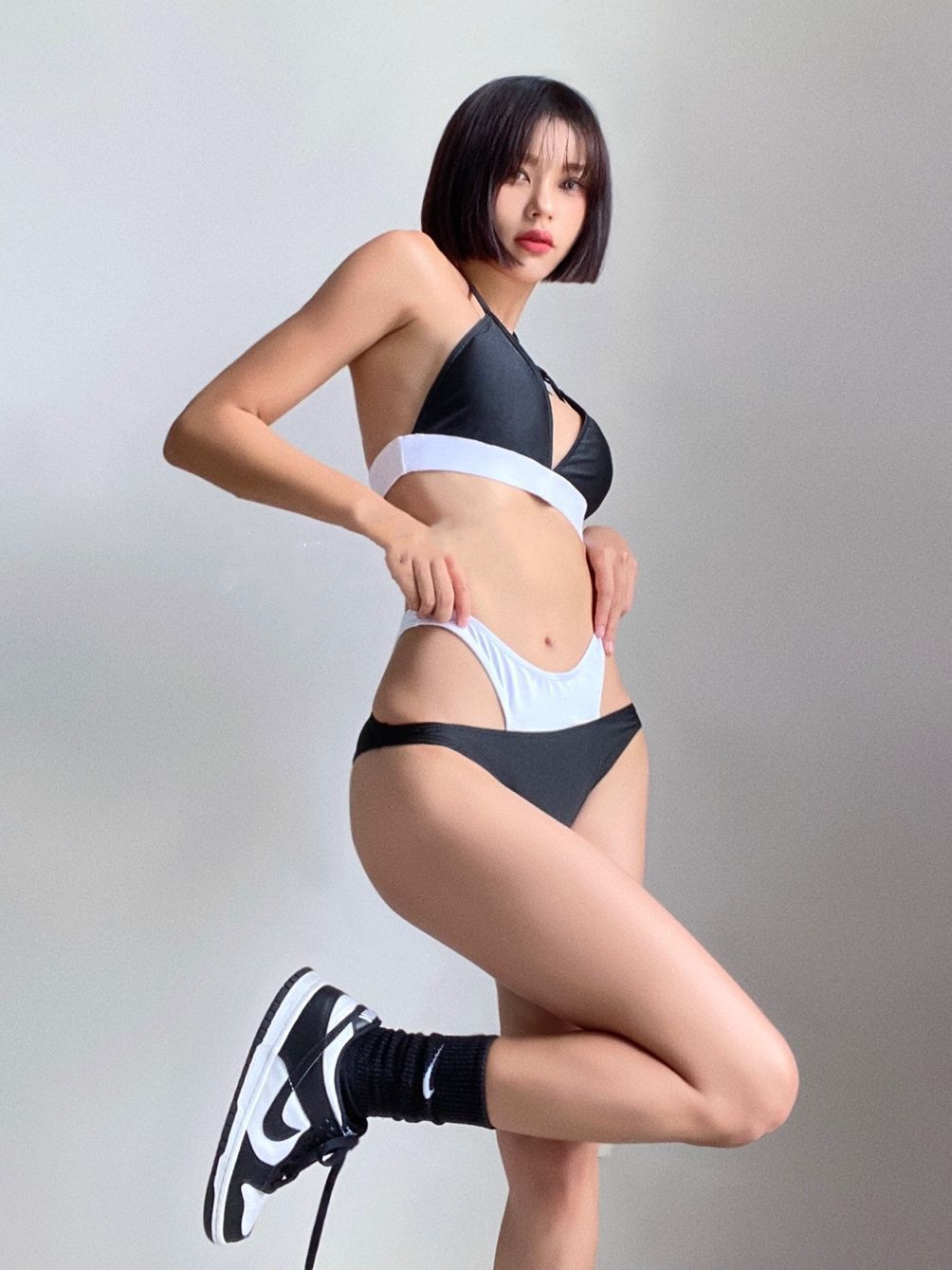 Women's Color Matching Split Swimsuit - Image 3