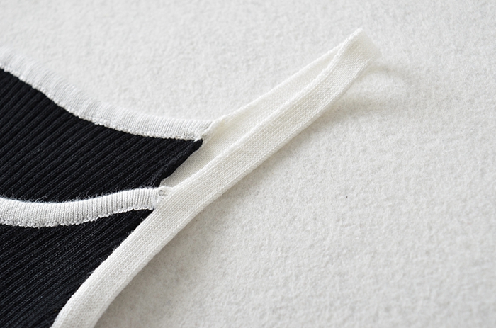 Pure Desire Colorblock Narrow Shoulder High Waist Slim Top