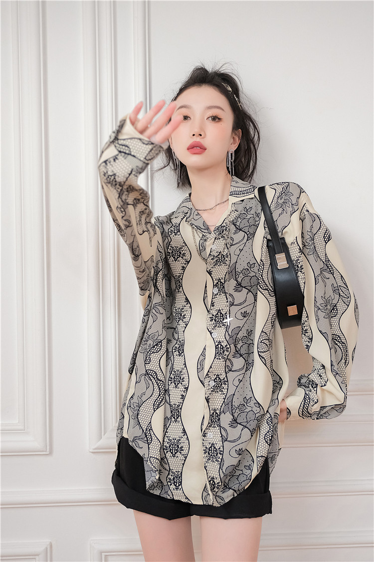 Title 7, New Design Chain Lace Print Shirt Women