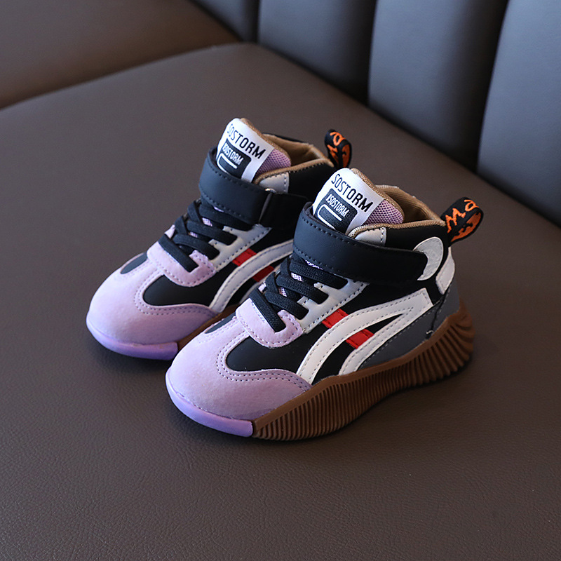 أحذية رياضية كاجوال للأطفال بتصميم متوسط الارتفاع بسيط