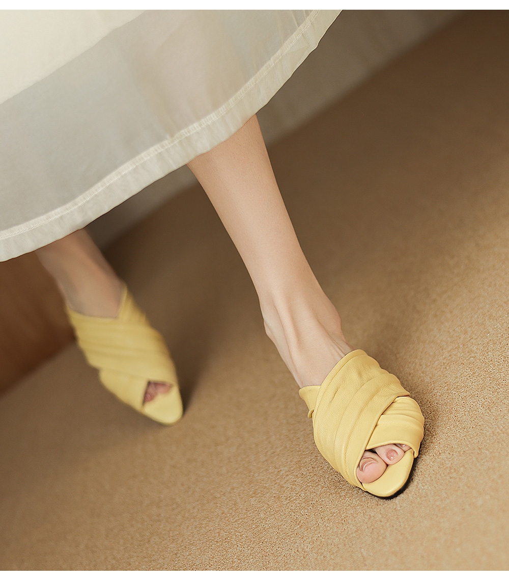 Women's Flat Mule Sandals in Cream – Sarah Express