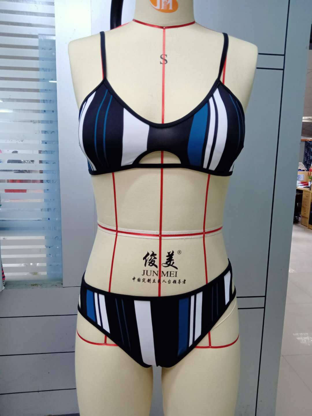 European And American Vertical Striped Bikini - Image 4