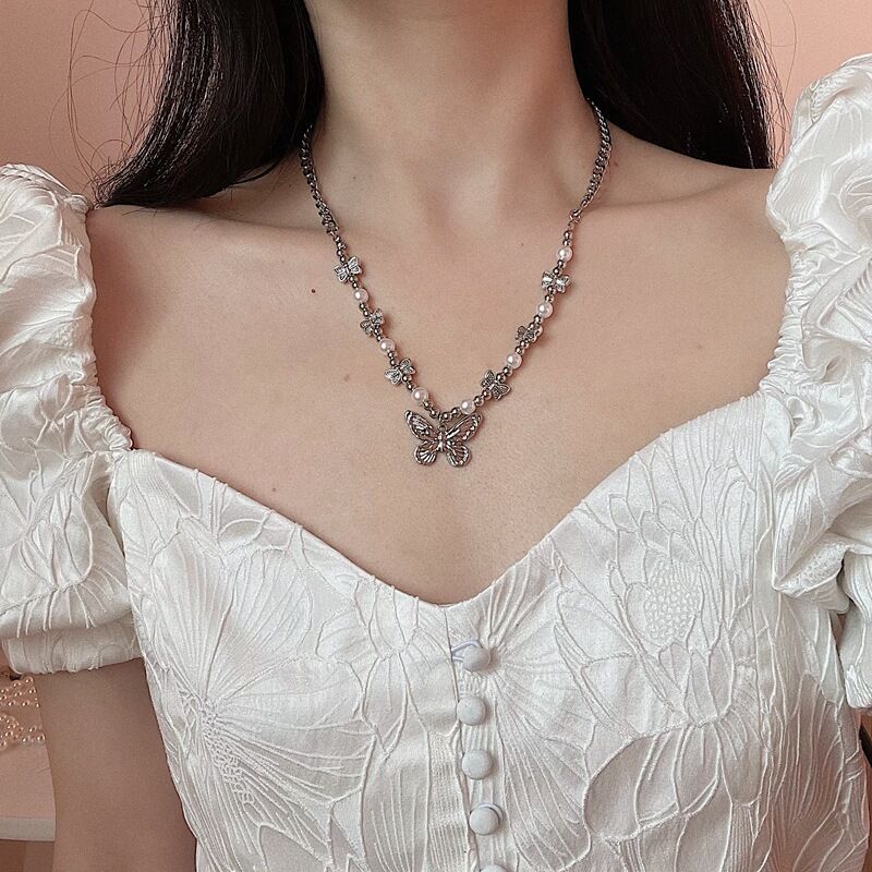 Niche Retro Pearl Butterfly Necklace Women's Light Luxury Fashion Temperament Design Sense