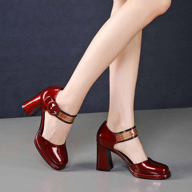 Women's Thick Heels And Round Toe Fashion With Hollow
