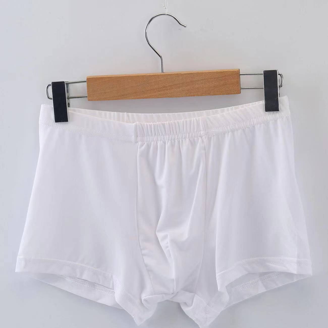 شورت بوكسر رجالي بألوان سادة من قماش آيس سيلك