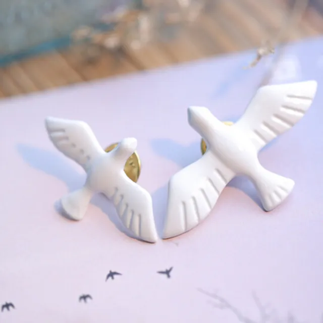 Artistic White Pigeon Vintage Metal White Pigeon Peace Dove Brooch Badge Collar Pin White - Shop at LoveMi