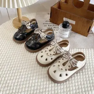 Girls' Closed-Toe Sandals