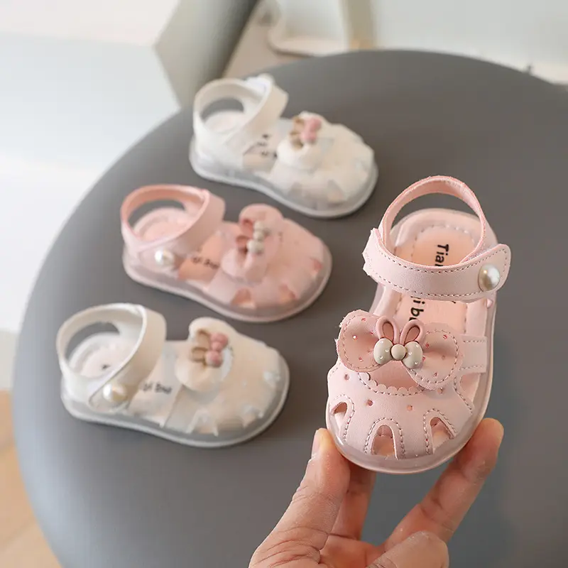 Soft soled toe cap anti slip children's