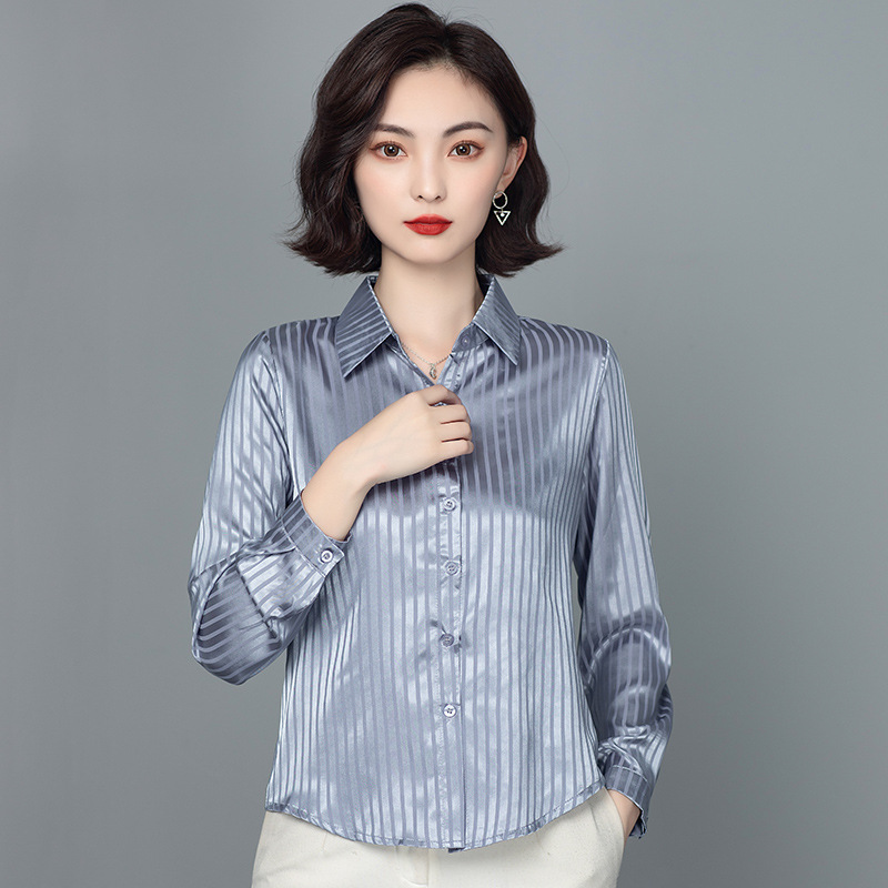 Shirt Long Sleeve Design Is Thin And Regular Stripes