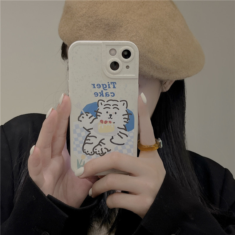 Capa celular tigre caricatura linda comendo bolo