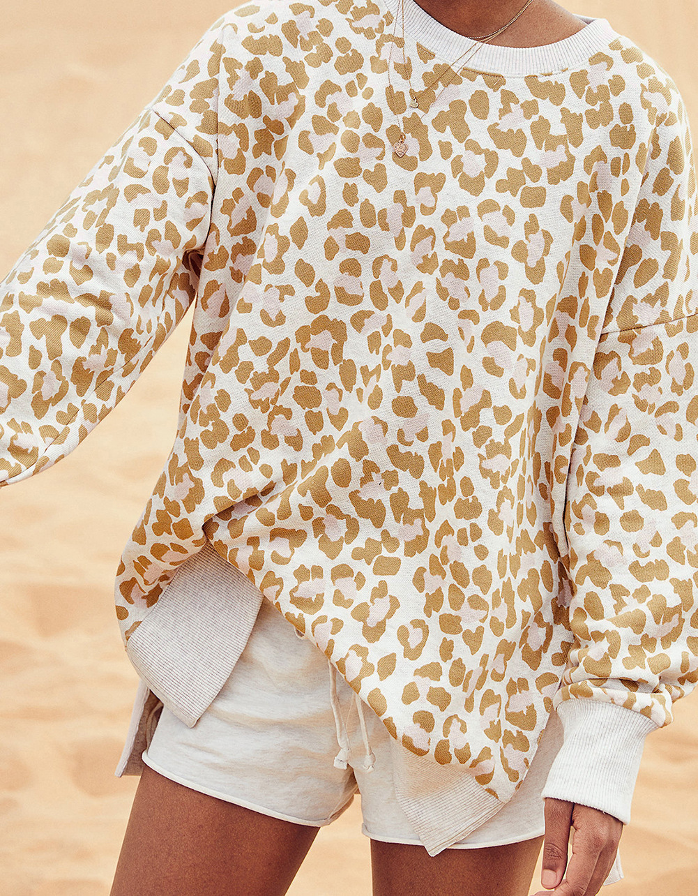 Title 2, Leopard print round neck irregular long-sleeved...