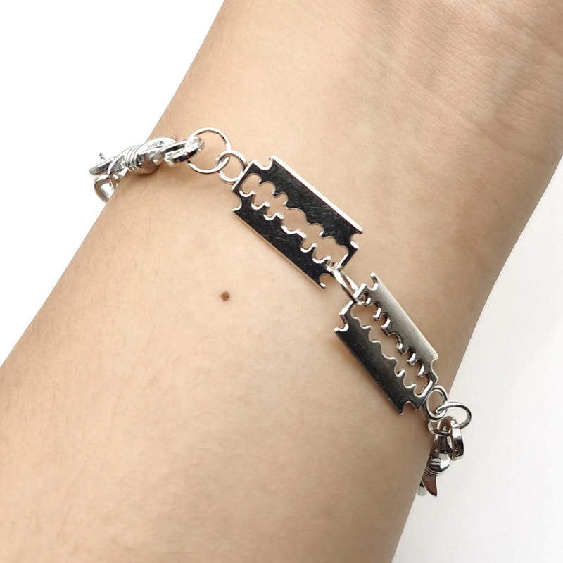 Small Barbed Chain Bracelet Blade Bracelet