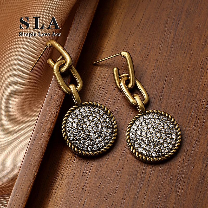New Style Dangle Earrings Inlaid With High-quality Zircon. Retro Aesthetic With Subtle Luxury, It Is A Popular Style This Year.