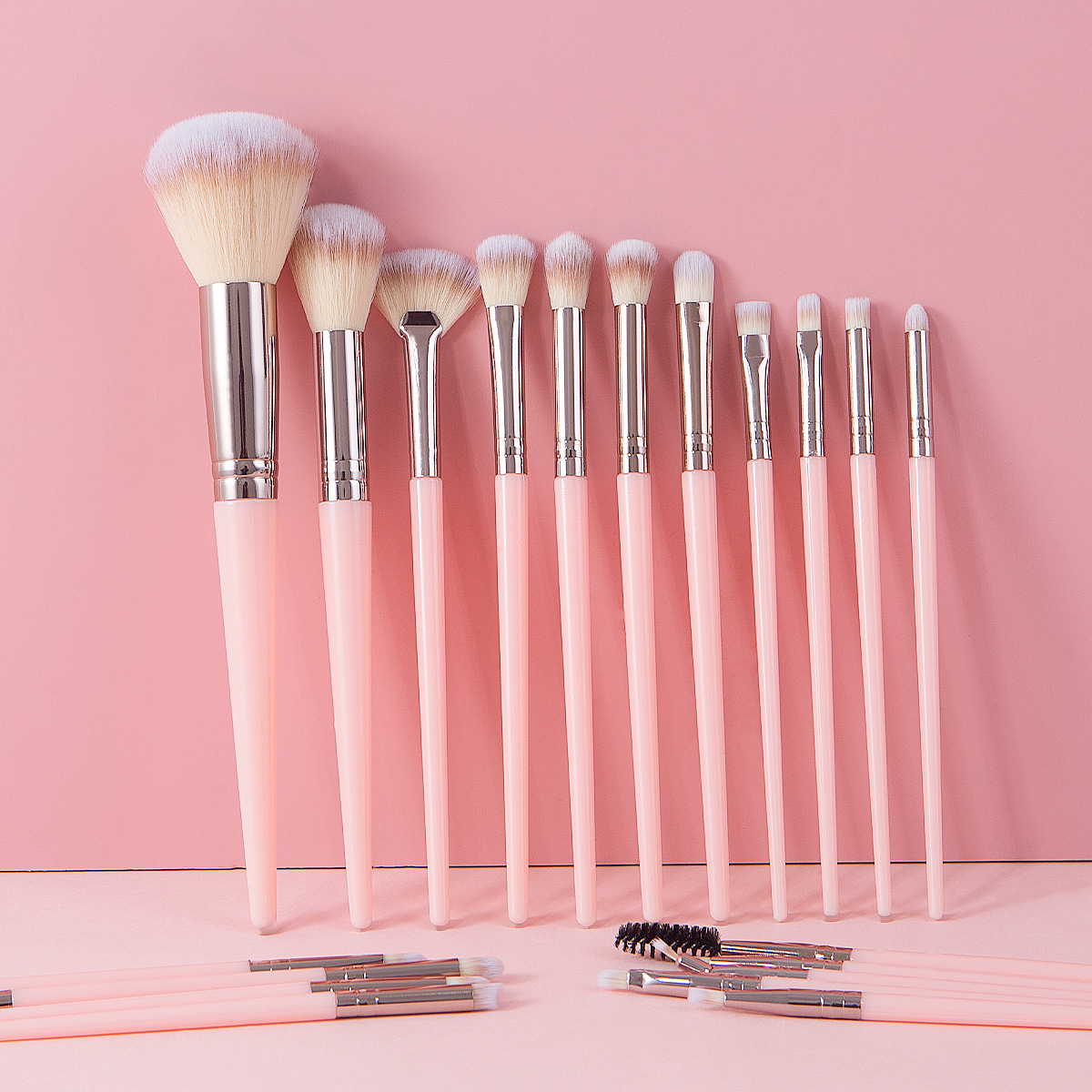 25PCS Make Up Brushes Set Synthetic Eyeliner Eyeshadow Foundation Concealer Powder Contour Blush Highlighter Blusher Tool
