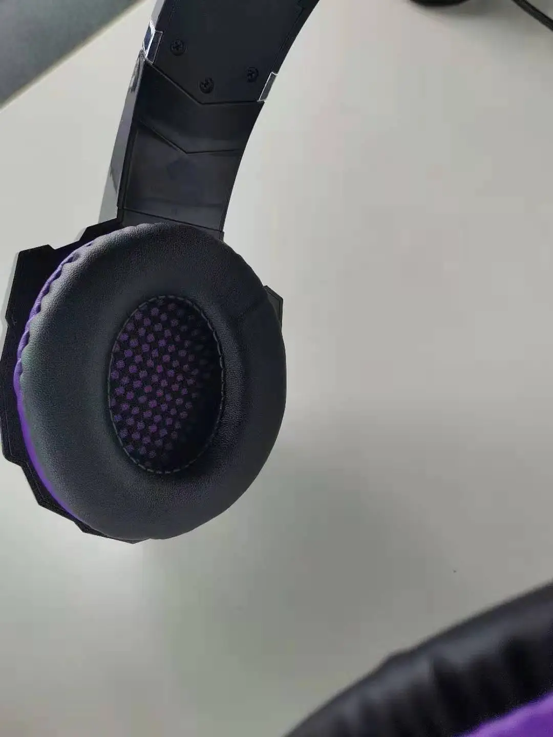 Headphones Are Actually Wired Gaming Headsets – image 6
