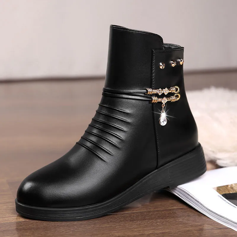Women's Autumn And Winter Mother Cotton Shoes Boots Soft Sole - Black