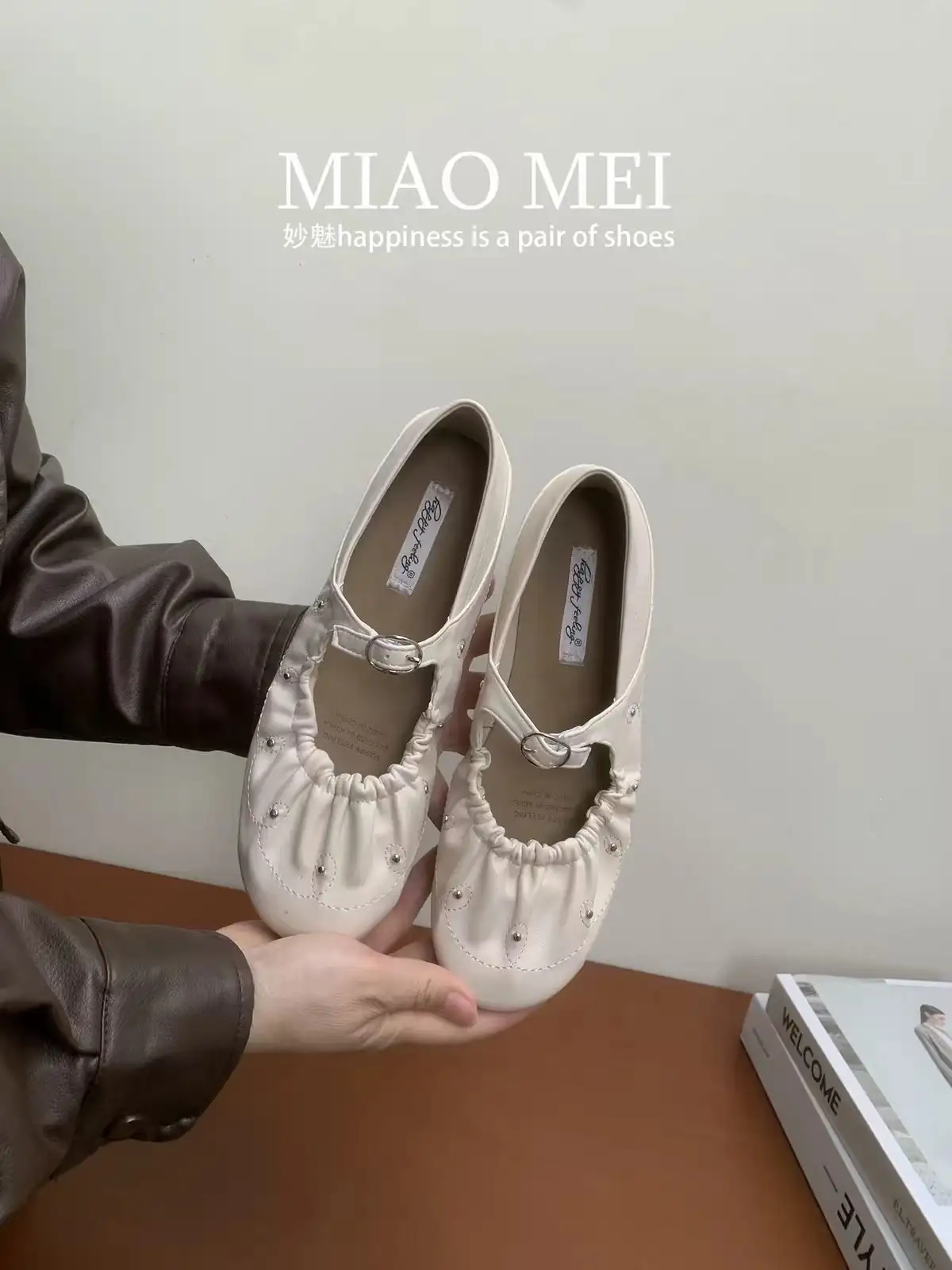 2026 New Women French Vintage Studded Round Toe Mary Janes, Shallow Mouth Soft Sole Flat Ballet Grandma Shoes