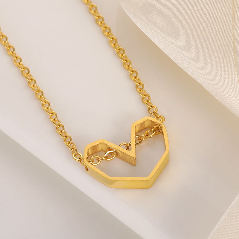 New Heart Shaped Stainless Steel Hollow Necklace For Men And Women Couples Jewelry