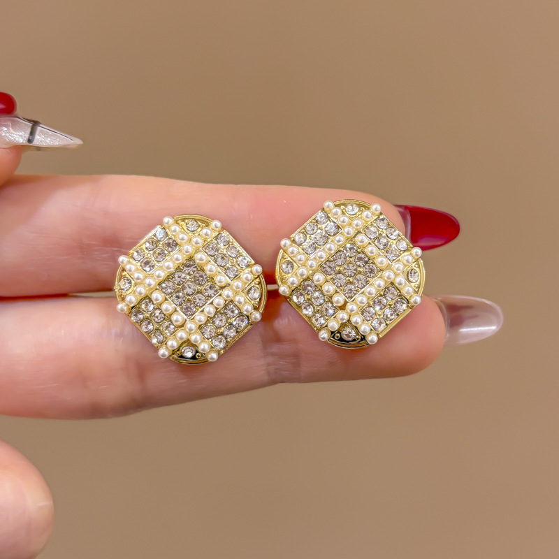 Elegant Vintage Gold Hoop Earrings Women 2026 New Trendy Minimalist Jewelry Gift