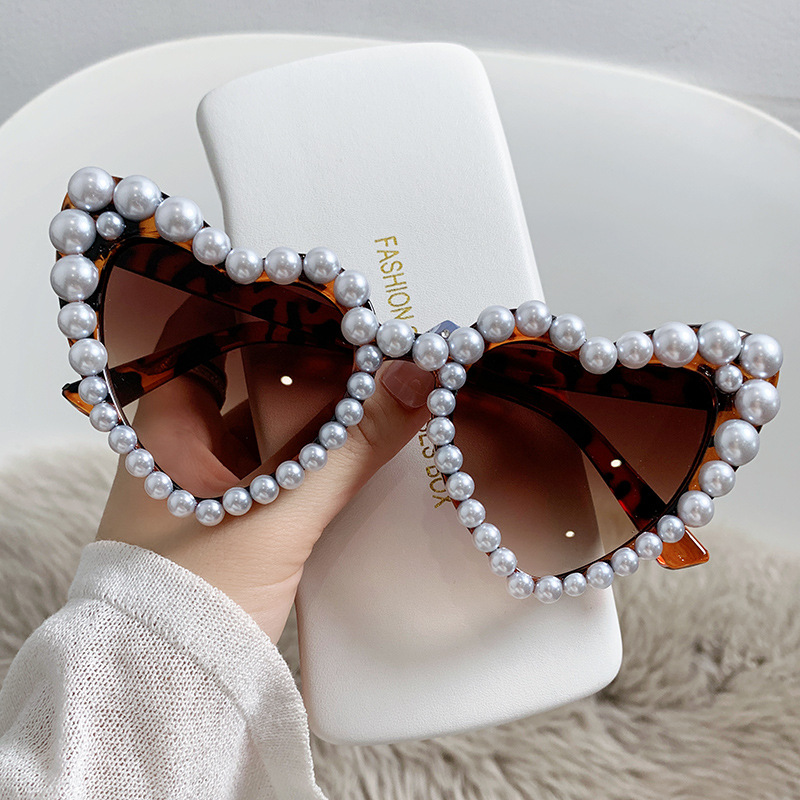 Title 9, Big Frame Heart-shaped Pearl Sunglasses