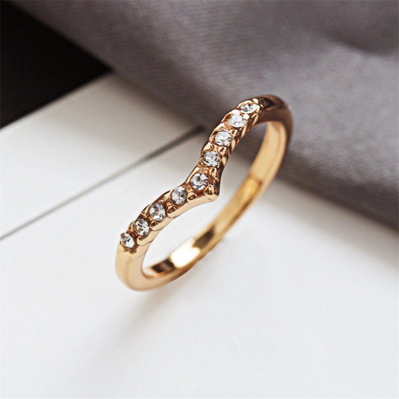 Jewelry Wholesale V-shaped Unique Design Diamond