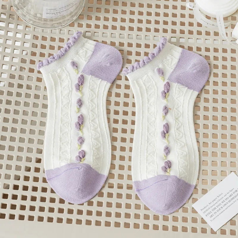 Women's Fashion Simple Breathable Embroidered Floral Socks - Row Of Flowers