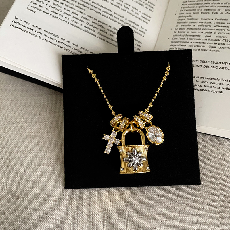 A Niche Retro Zircon Circle Tassel Necklace