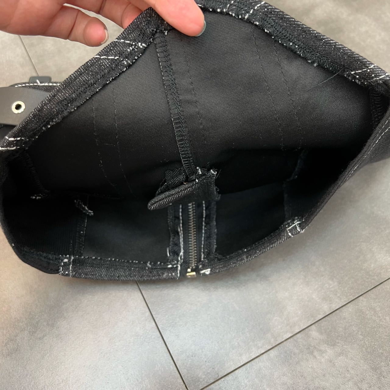 Metal Waistband With Decorative Stitching For A Slimming Bra