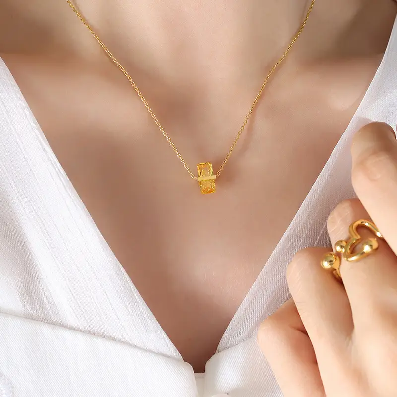 Personalized 12-color Rhombus Crystal Pendant Necklace