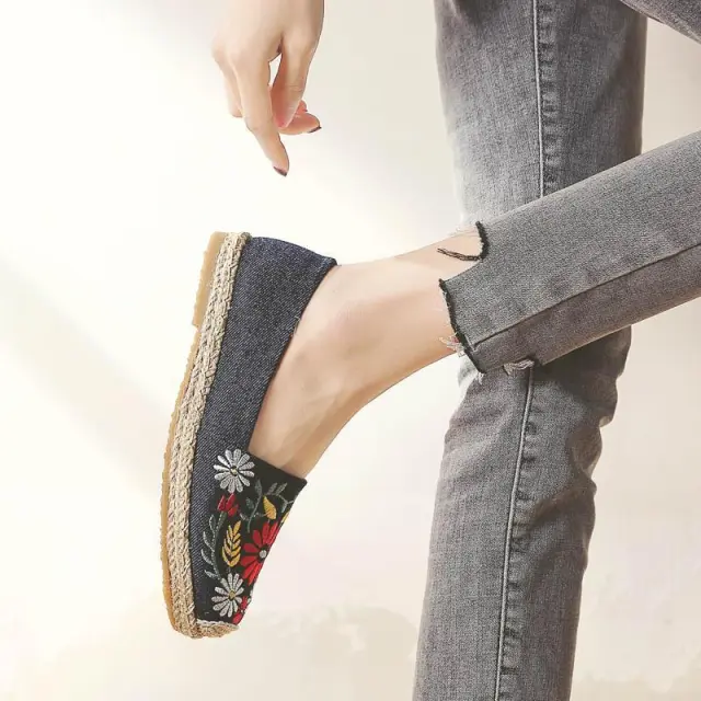 Embroidered Cloth Shoes Women's Breathable Canvas Blue - Shop at LoveMi