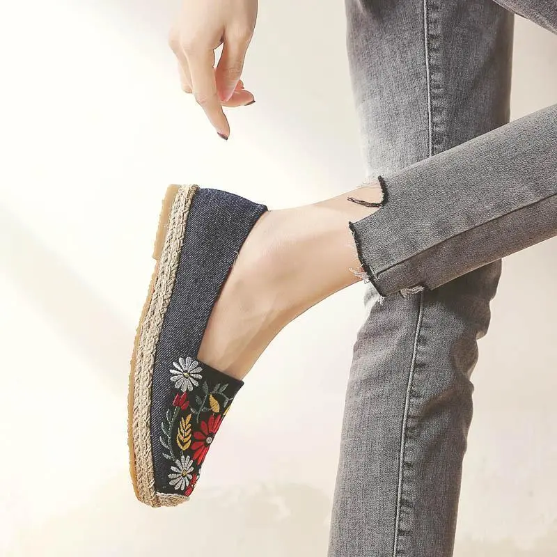 Embroidered Cloth Shoes Women's Breathable Canvas - Blue