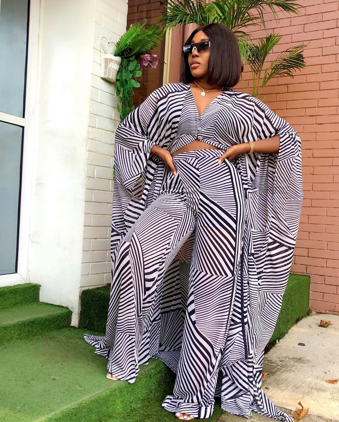 Ensemble robe et pantalon de couleur africaine
