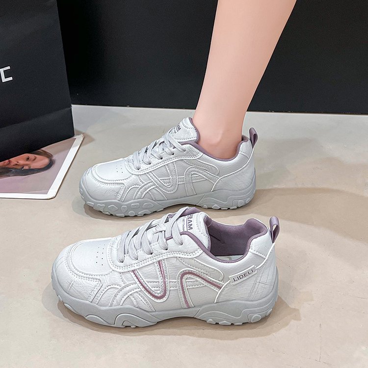 Women's dad sneakers – chunky platform sole and lace-up detail