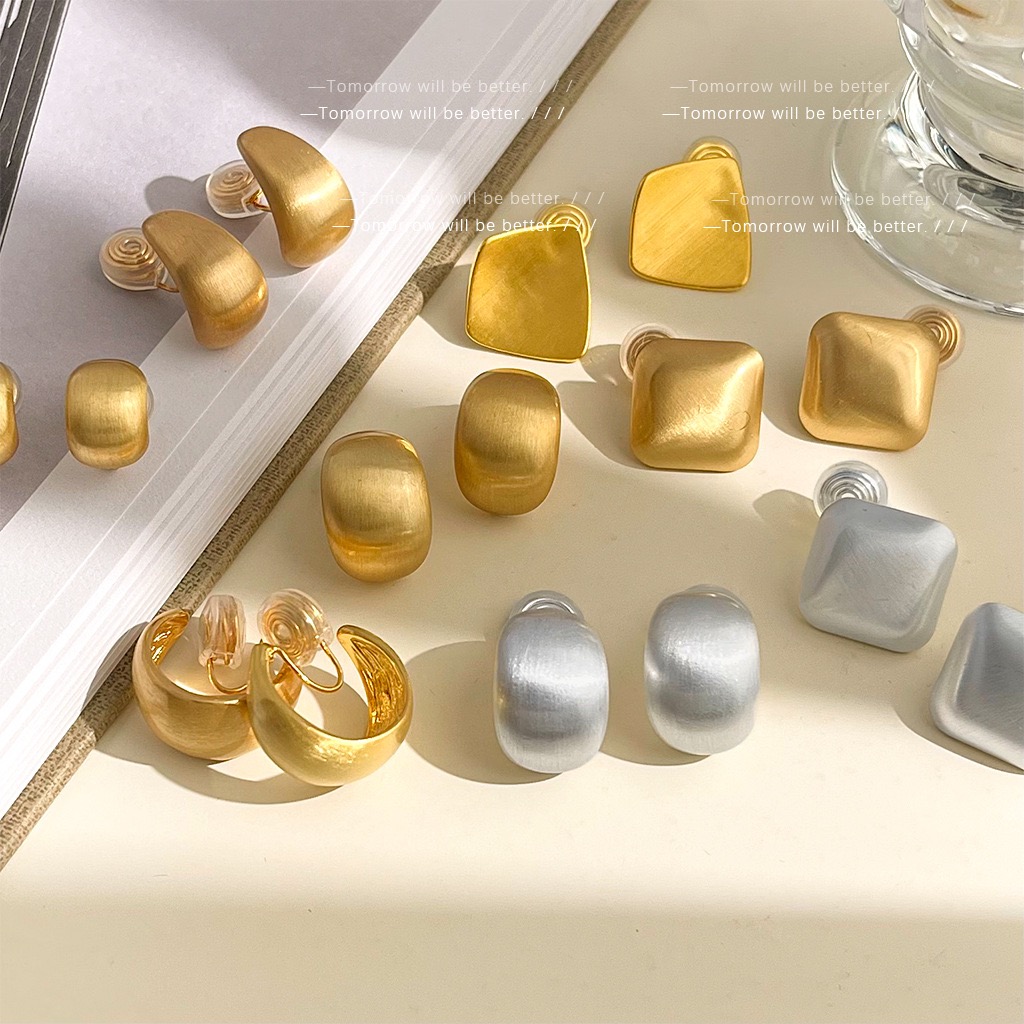 French Style Brushed Ear Clips For Women No Piercing Coil Ear Clips Elegant Luxury Jewelry