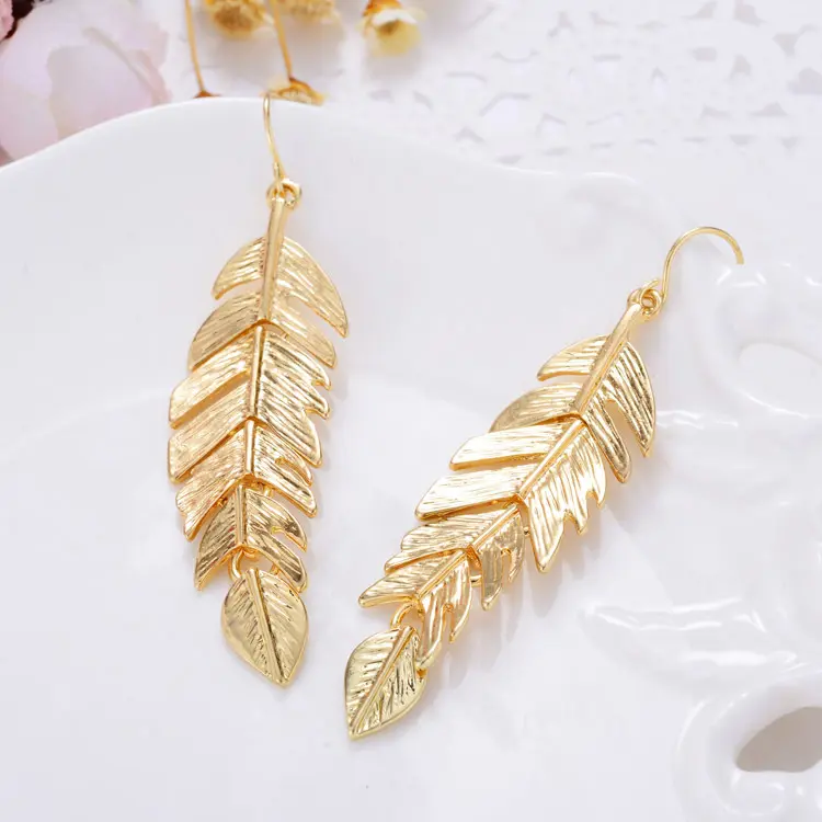 European And American Fashion Simple Tassel Leaf