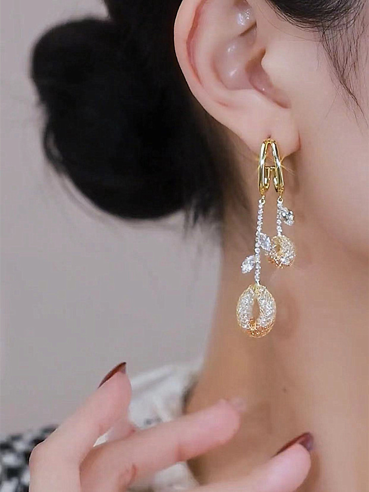 Title 2, Temperament Socialite Hollow Fringe Earring Gir...