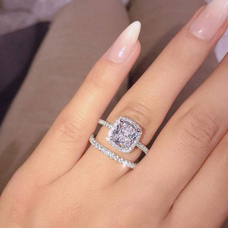 Fashion Simple Four-claw Zircon Ring