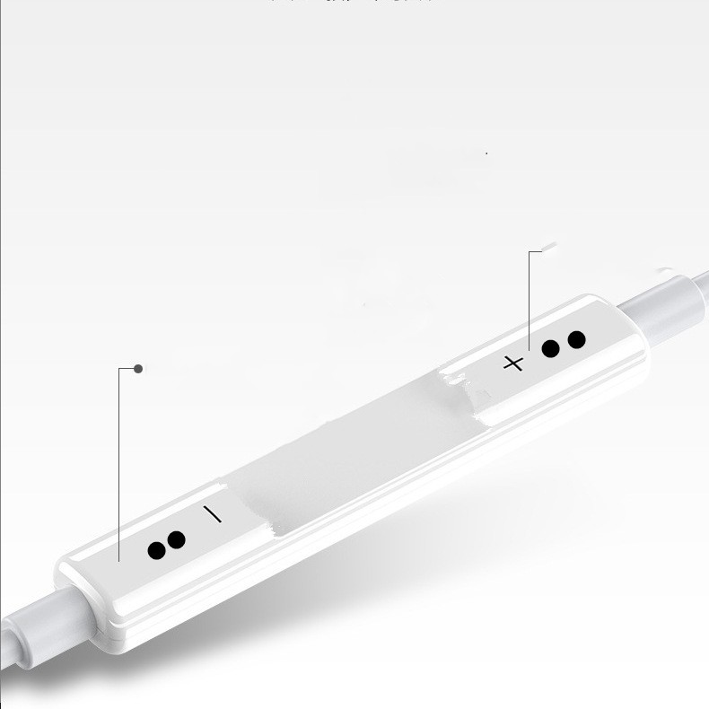 Wire-controlled Are Directly Connected To The Earphones