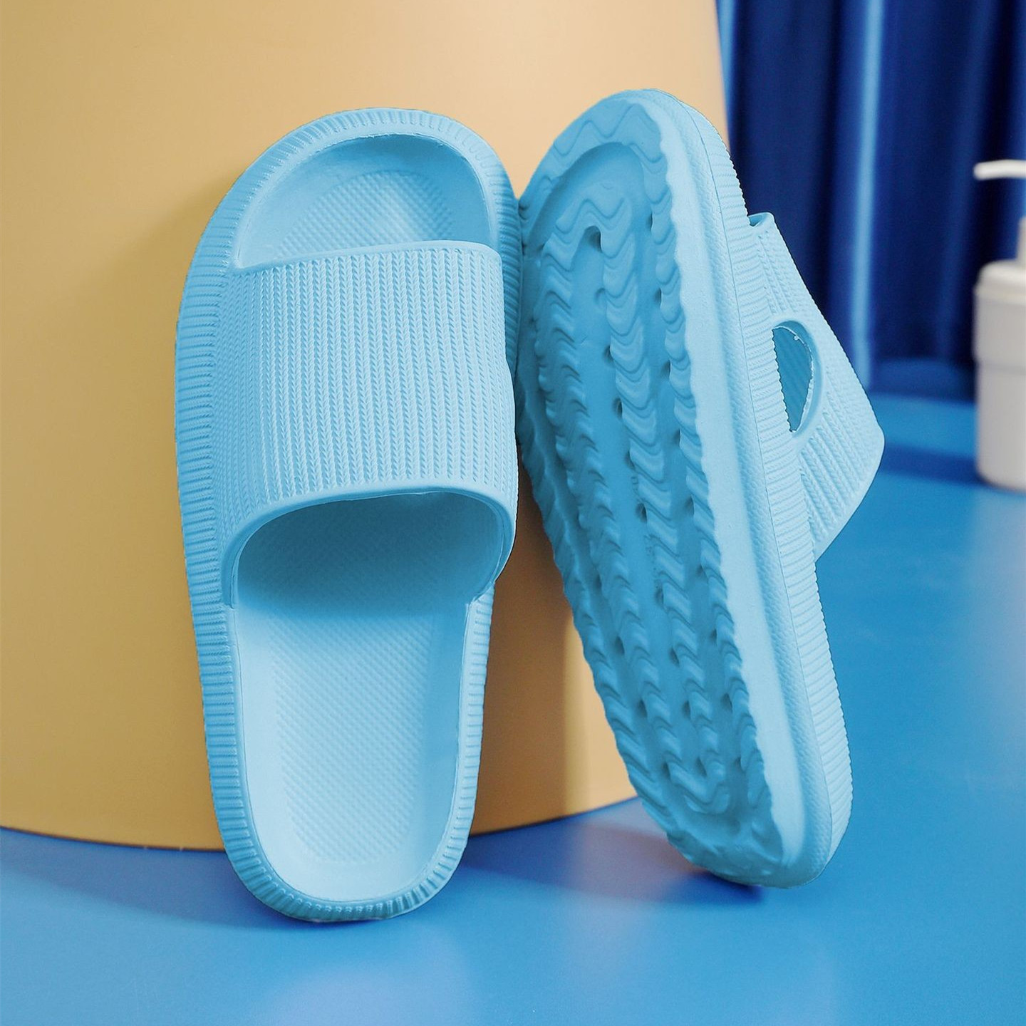Men's And Women's Fashion Casual Solid Color Slippers