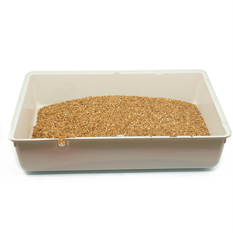 مادة مرتبة مخمرة جافة قادرة على تحلل الفضلات والبول، مزيلة للروائح ورقائق نشارة الخشب